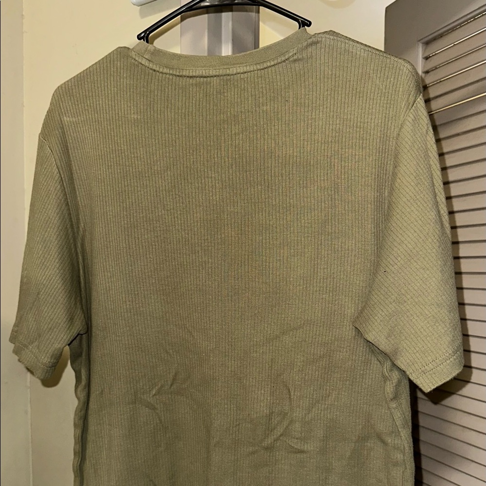 Medium ribbed tee
